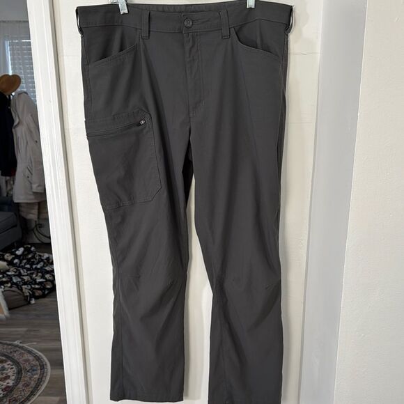 Eddie Bauer Men's Gray Pants Size 38X30 - Picture 1 of 8